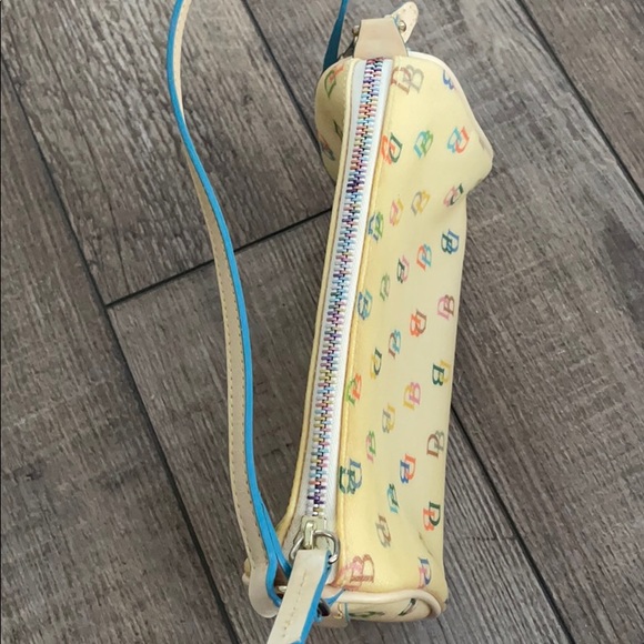 Dooney and bourke purse - Picture 3 of 3